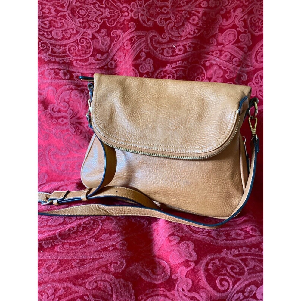 Great vegan leather crossbody full zip handbag